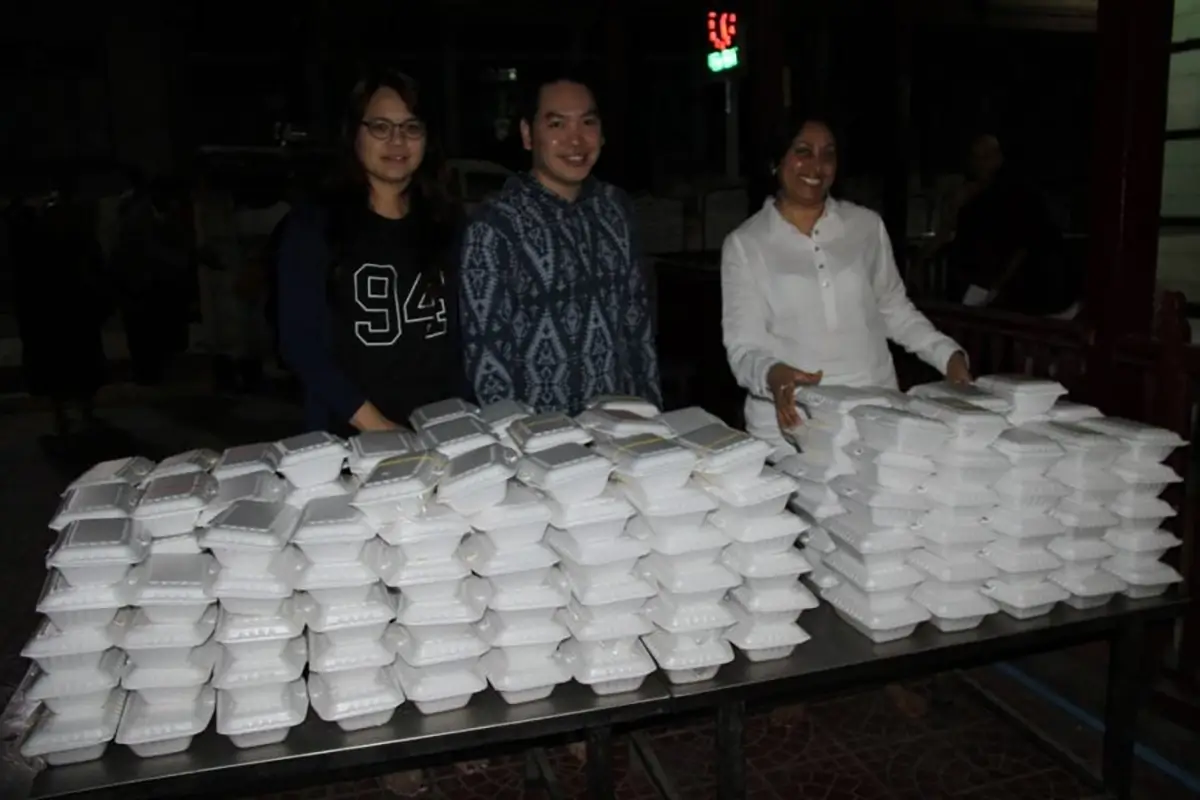 New Qnet Mandalay Office Donates Food To Monks 3 QNET