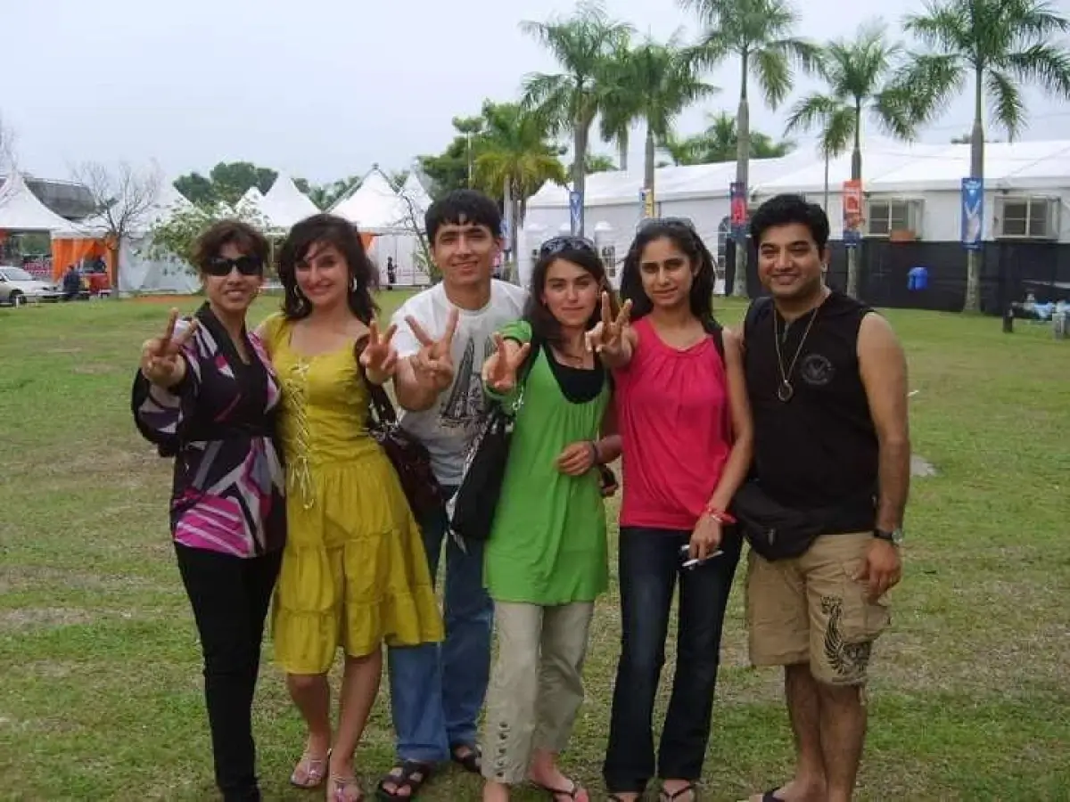 Success Tips From Qnet'S First-Ever Blue Diamond Star V Partner Sachin Gupta 3 sachin_gupta_and_team_success_tips